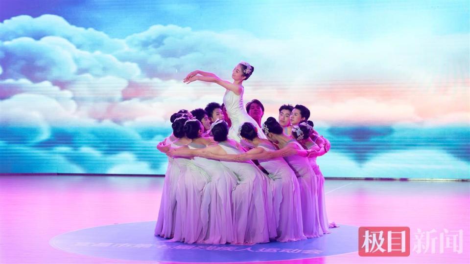 JKpGD, 节精彩纷呈, 脸上洋溢着 JKpGD, 节精彩纷呈, 脸上洋溢着